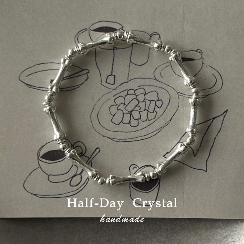 Small Bone-Shaped S925 Sterling Silver Bracelet with a Cool and Unique Design, Exquisite and High-End Gift for Both Men and Women