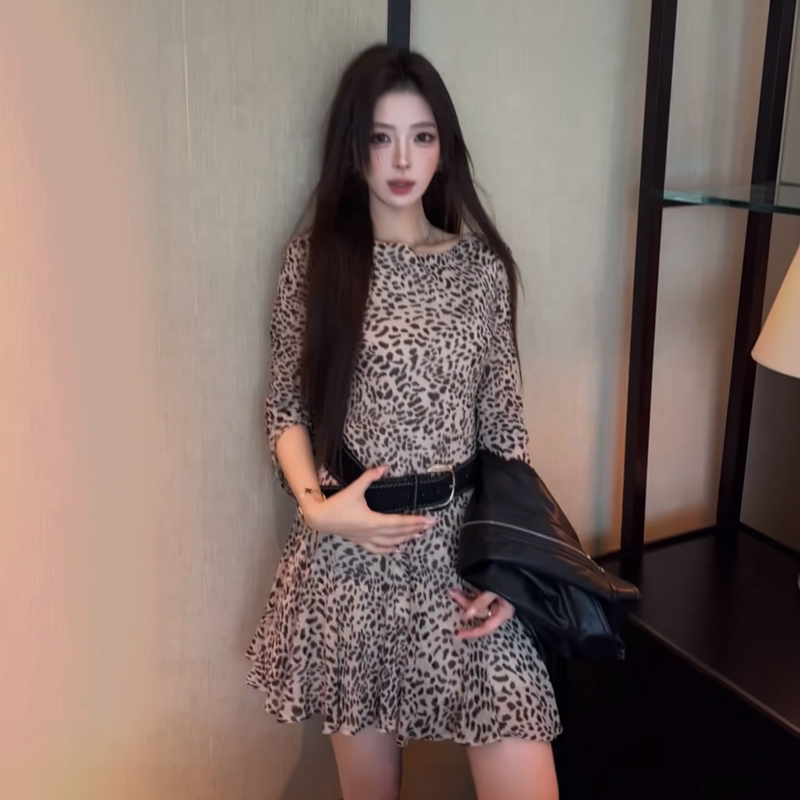 High-End, Elegant, Mature Style Leopard Print Waist-Cinching Slimming Long-Sleeve Dress, Early Autumn New Casual Design Short Dress High-End, Elegant, Mature Style Leopard Print Waist-Cinching Slimming Long-Sleeve Dress, Early Autumn New Casual Design Short Dress