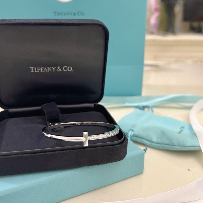 Tiffany t Series T1 Half-Diamond Narrow Bracelet in 18K White Gold, Unisex