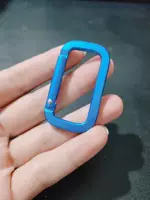 Маленькая квадратная квартира, 4 голубых, как озеро.