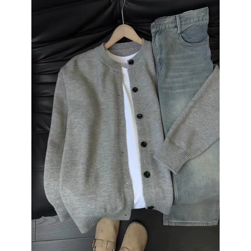 Husband-Style Outfit: Knitted Cardigan for Men, Autumn Cleanfit High-End Sweater Jacket, Old Money Style Couple's Top Husband-Style Outfit: Knitted Cardigan for Men, Autumn Cleanfit High-End Sweater Jacket, Old Money Style Couple's Top