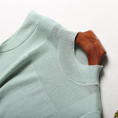A short sleeveless knitted vest for women, a thin summer ice silk top, can be worn over a strappy base layer and paired with a beautiful back for a fashionable look
