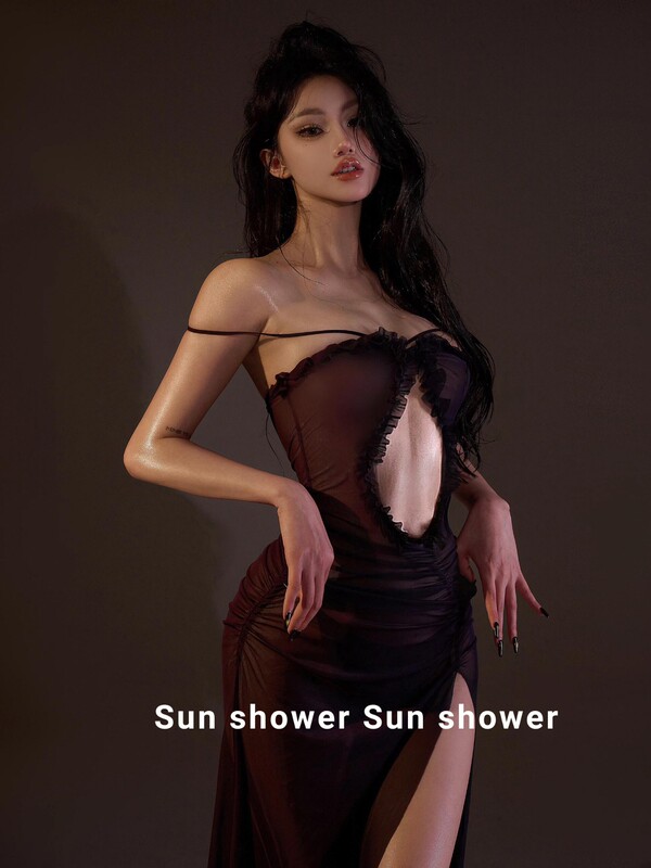 Designed in a Hot Girl Style, Hollow-Out Mesh See-Through Patchwork Spaghetti Strap Dress, New Cool and Elegant Lady Style Long Dress in Stock