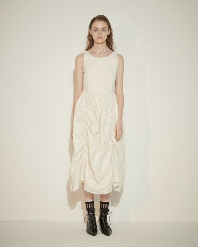 Chic Young New Style Slimming and Figure-Flattering Pleated High-End Long Sleeveless Dress New Summer Artistic Women's Long Dress