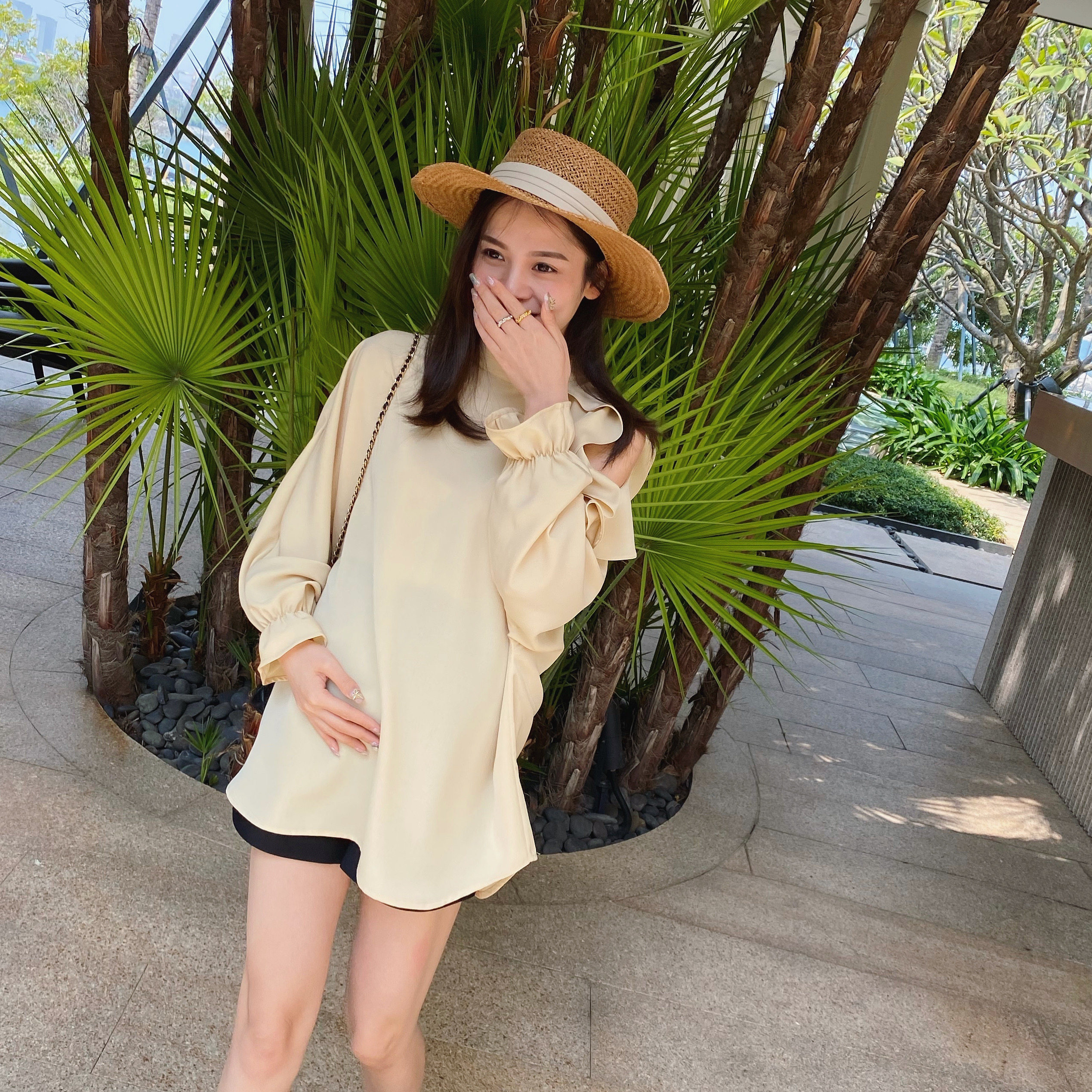 LeoMami pregnant women dress new high-level feeling not to look shade design, small shoulder snow spinning fashion