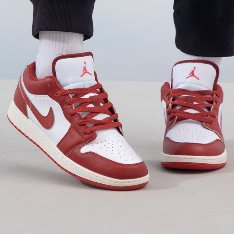 Air Jordan/Jordan 1 Retro Basketball Shoes Shock-Absorbing Non-Slip Wear-Resistant Trendy Sneakers Sports Casual Shoes Air Jordan/Jordan 1 Retro Basketball Shoes Shock-Absorbing Non-Slip Wear-Resistant Trendy Sneakers Sports Casual Shoes