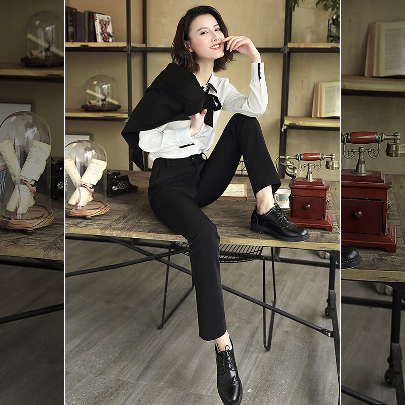 Tailleur femme - Ref 3244983 Image 3