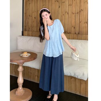 Xiaojijia plus size ເຄື່ອງ​ນຸ່ງ​ຫົ່ມ​ຂອງ​ແມ່​ຍິງ​ການ​ຫຼຸດ​ຜ່ອນ​ອາ​ຍຸ​ການ​ຫຼຸດ​ຜ່ອນ​ການ​ສີ​ຂາວ​ຮູ​ຄໍ​ມົນ​ເສື້ອ summer ໄຂ​ມັນ​ມມ​ແບບ​ເກົາ​ຫຼີ​ວ່າງ slim ເສື້ອ​ເຊີດ​ສໍາ​ລັບ​ແມ່​ຍິງ