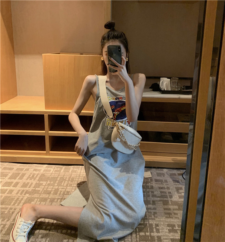 VK旗艦店 韓國風性感露背開叉時尚無袖洋裝