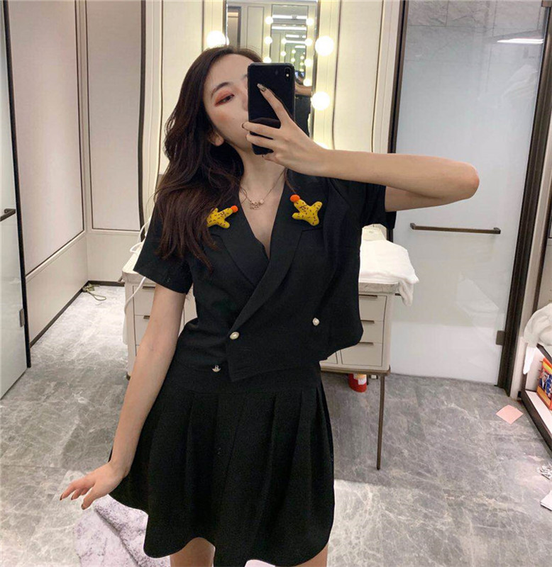 VK旗艦店 韓系西裝領黑色連身裙上衣短裙套裝短袖裙裝