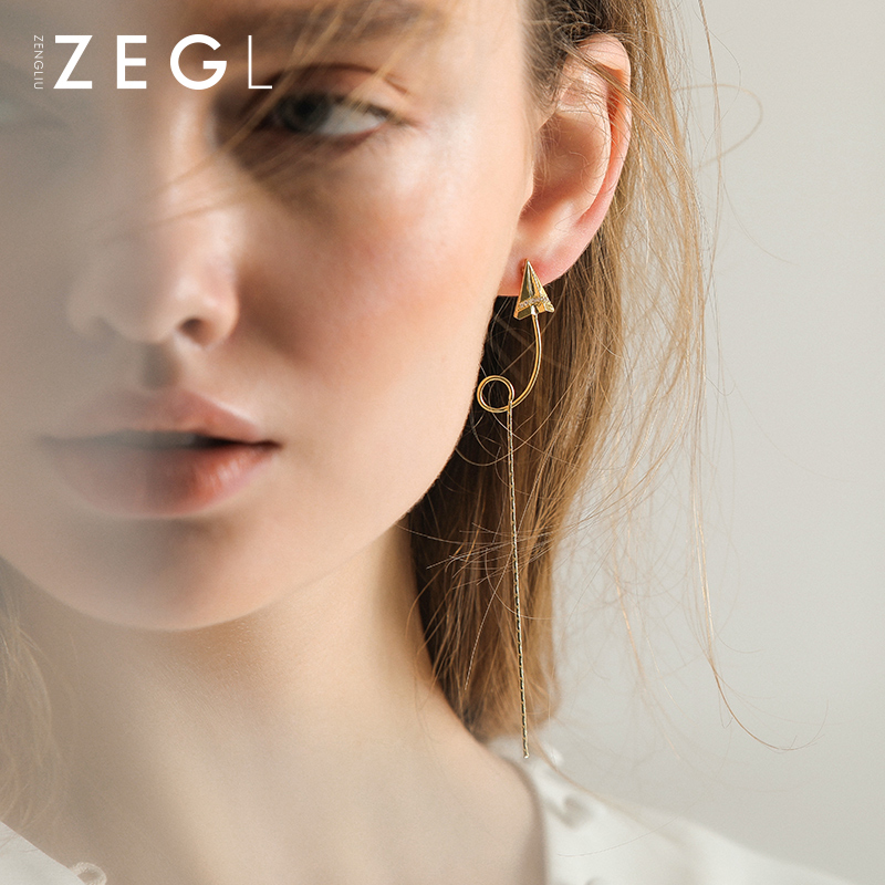 Niche design cold wind earrings Female long version drop earrings temperament simple and wild Korean personality face thin earrings