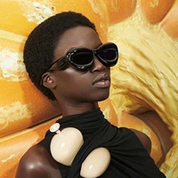 Черные губы (модель для взрослых)