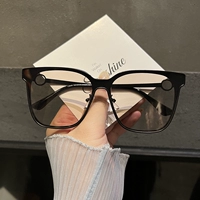 Блэк -каркасный фильм о шампанском