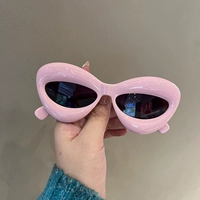 Розовые губы (модель для взрослых)