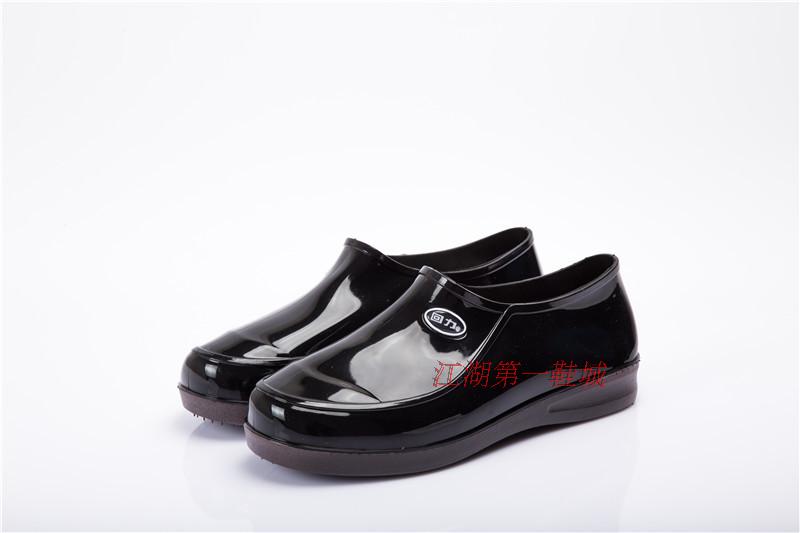 Authentic mới kéo trở lại thấp để giúp thoải mái đi mưa giày ống thấp nam và nữ giày không thấm nước mưa giày nam và nữ mẫu giày trượt giày nhựa đi mưa