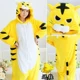 Flannel khủng long đỏ gia súc động vật bộ đồ ngủ liền kề nữ hoạt hình mùa thu và mùa đông nam dày đôi dịch vụ nhà cha mẹ giày con đồ ngủ nam