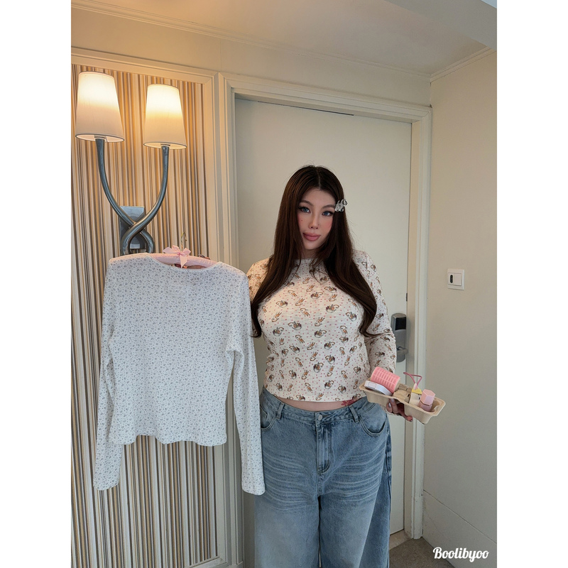 Boolibyoo Sweet Island Diary Plus Size Embroidered Lace Label Round Neck Long Sleeve Base Shirt Top Waist-Slimming T-Shirt