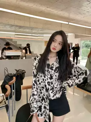 Qiu Meiyao LIUYI BAO WEN shirt female 2021 summer new French design sense niche light cooked style long-sleeved shirt