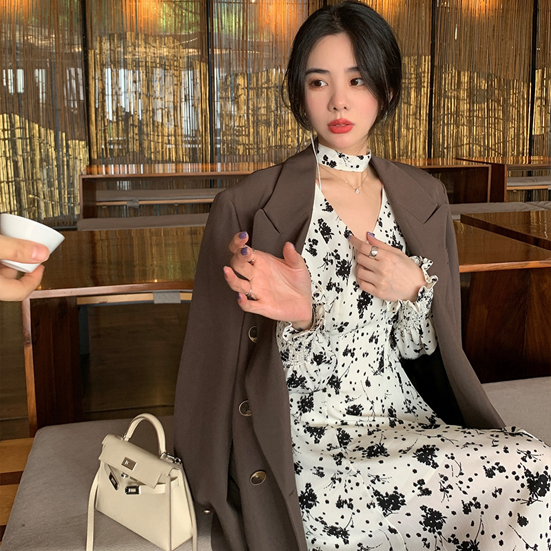 Qiu Meiyao June 1 2021 temperament pinstripe loose small blazer women's autumn new casual fashion suit