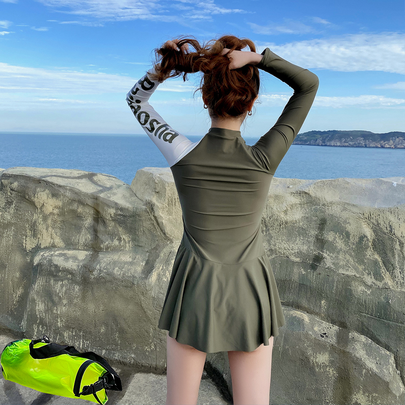 Swimsuit women's 2021 new belly cover thin conservative 2020 hot spring long-sleeved summer one-piece swimsuit large size