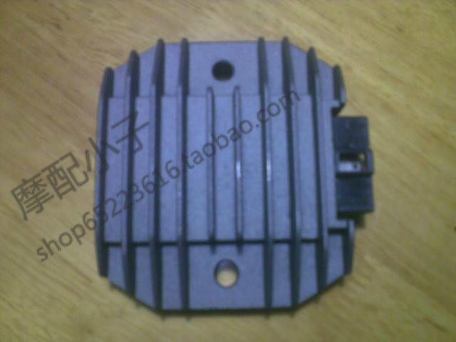 The rectifier is suitable for Kawasaki BMW250 ZXR250 ZZR400 ZXR400 ZXR400 imported semiconductor