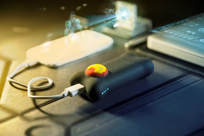 Bộ xương di động đích thực / xương 6700M dung lượng lớn Android Apple có thể lấy kho báu trên máy bay - Ngân hàng điện thoại di động giá cục sạc dự phòng