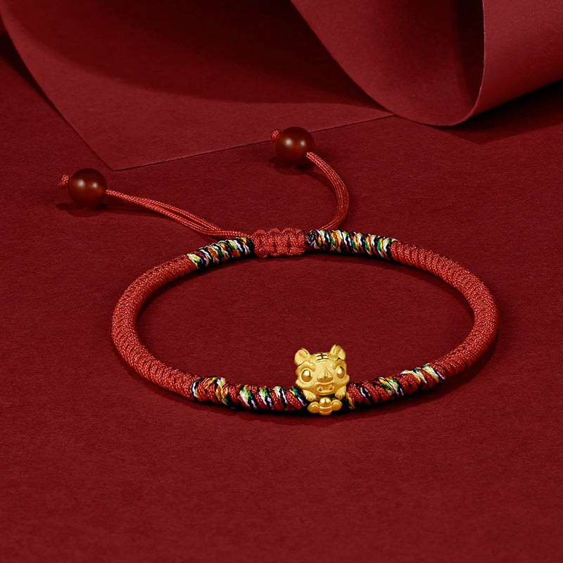 周六福 黄金鸿运虎转运红绳手链 天猫优惠券折后¥381.8包邮(¥631.8-250) 周六福 黄金鸿运虎转运红绳手链 天猫优惠券折后¥381.8包邮(¥631.8-250)