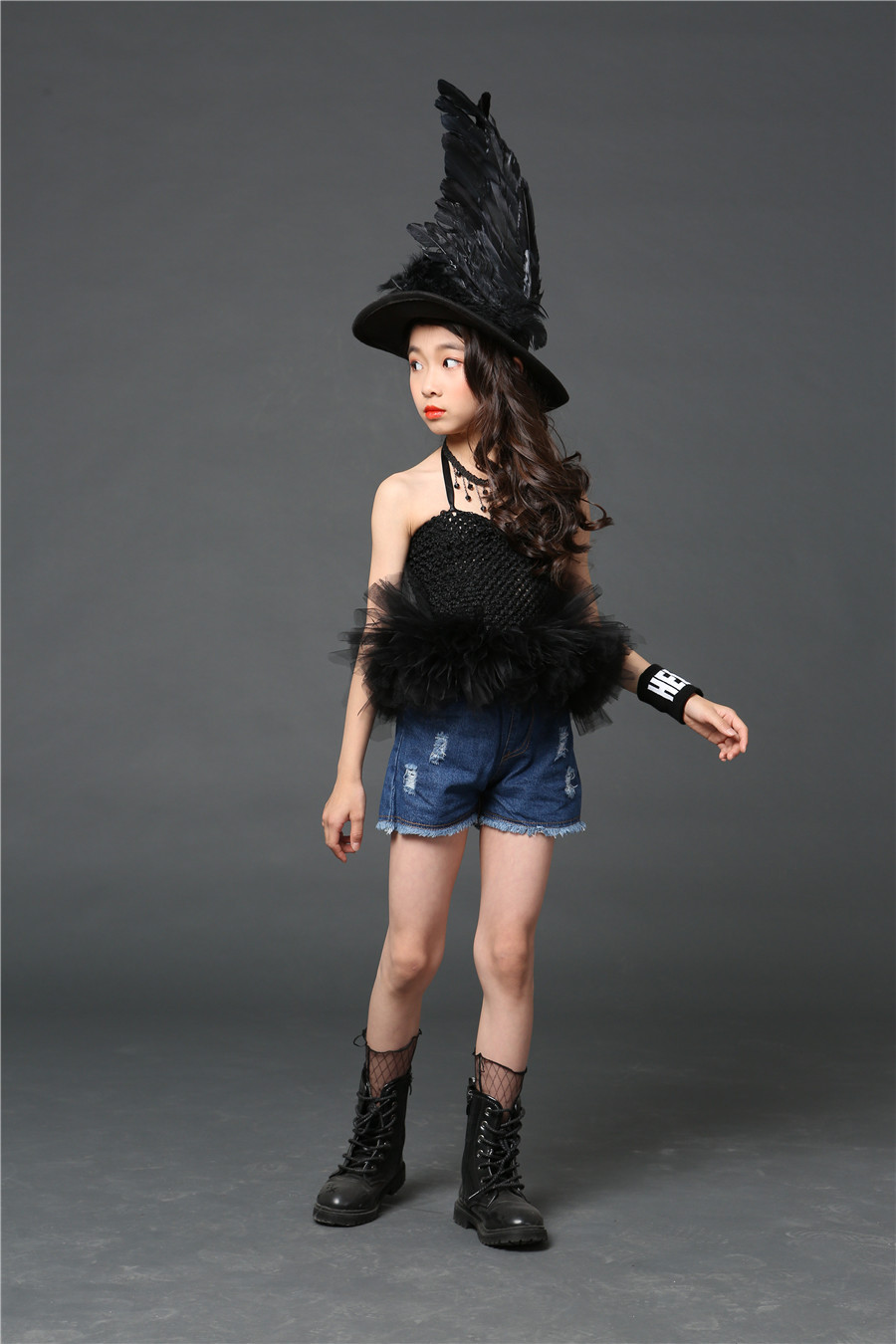 Thủy triều cuộc thi mô hình sàn catwalk chương trình biểu diễn mát mẻ mát mẻ cá tính sáng tạo quần áo màu đen cô gái đuôi váy váy cho bé gái