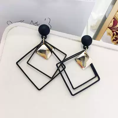 Retro geometric earrings temperament Korean earrings female Net Red personality ear needle 2021 New Tide fashion commuting summer