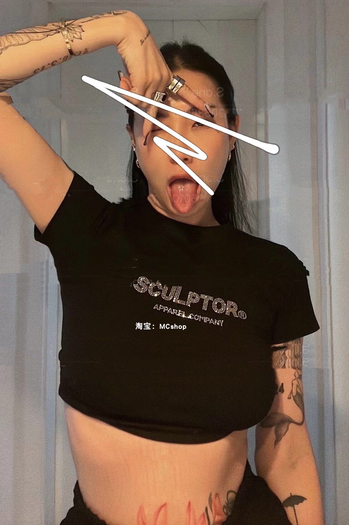 2022 Korean spring and summer fashionable round neck hot drill letter black short hot girl tight T-shirt short-sleeved bottoming top