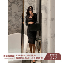 High-grade dress design feeling small clavicle shoulder French spring and autumn strapless black light ripe wind condole belt female