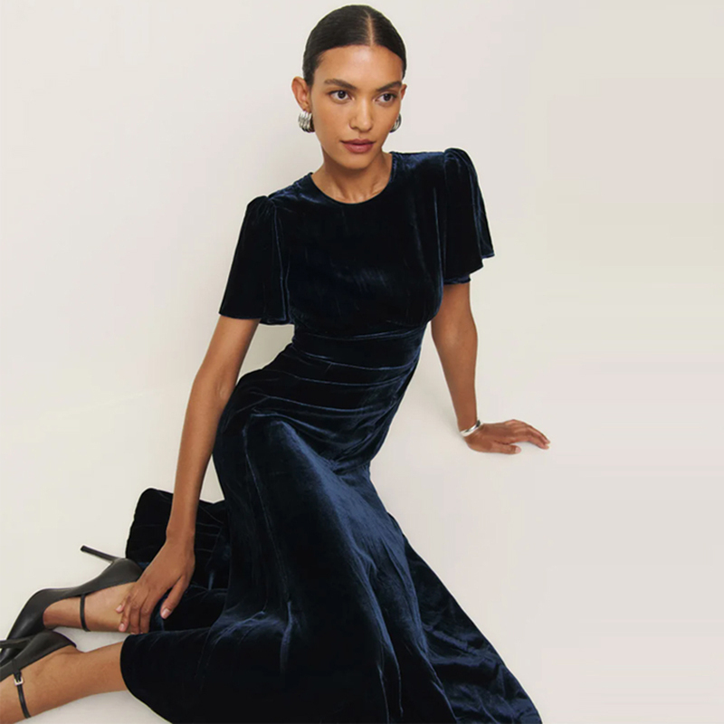 French-Style Reformation Velvet Dress with Waist-Cinching Design, Suitable for Annual Meetings, Birthday Dresses, and as an Inner Layer under Coats, for Women in Autumn and Winter