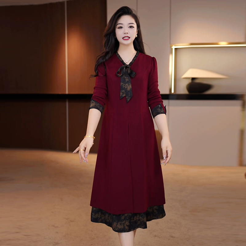 Fashionable and Age-Reducing High-End Dress for Women, 2026 Autumn and Winter New Style, Covers the Body, Looks Slimming, Versatile, Plus-Size Mid-Length Skirt