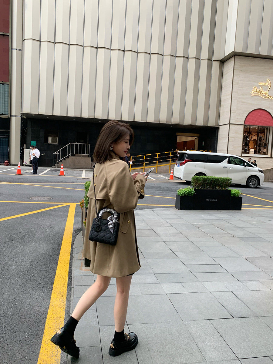 Windcoat Jacket Woman Spring Autumn Season 2022 New Medium Long Version Inglém Wind Small Subdouble Platoon Buttonup Temperament Great Coat