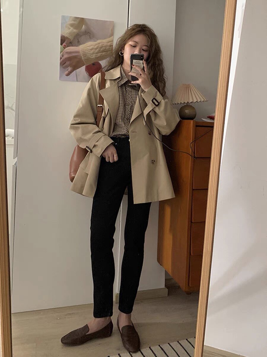 Khaki windbreaker women's spring and autumn 2022 new temperament British style small casual double-breasted short coat