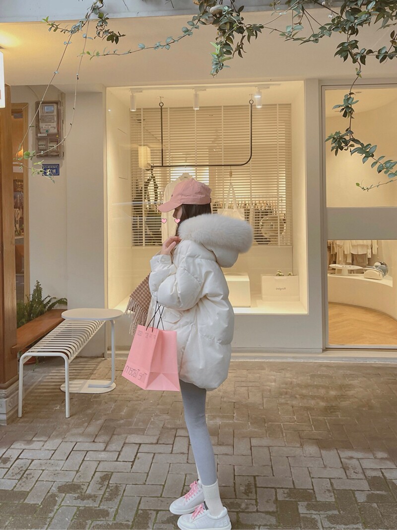 Down jacket women's 2022 winter new Korean version of the mid-length white duck down large fur collar bread clothing thickened hooded jacket