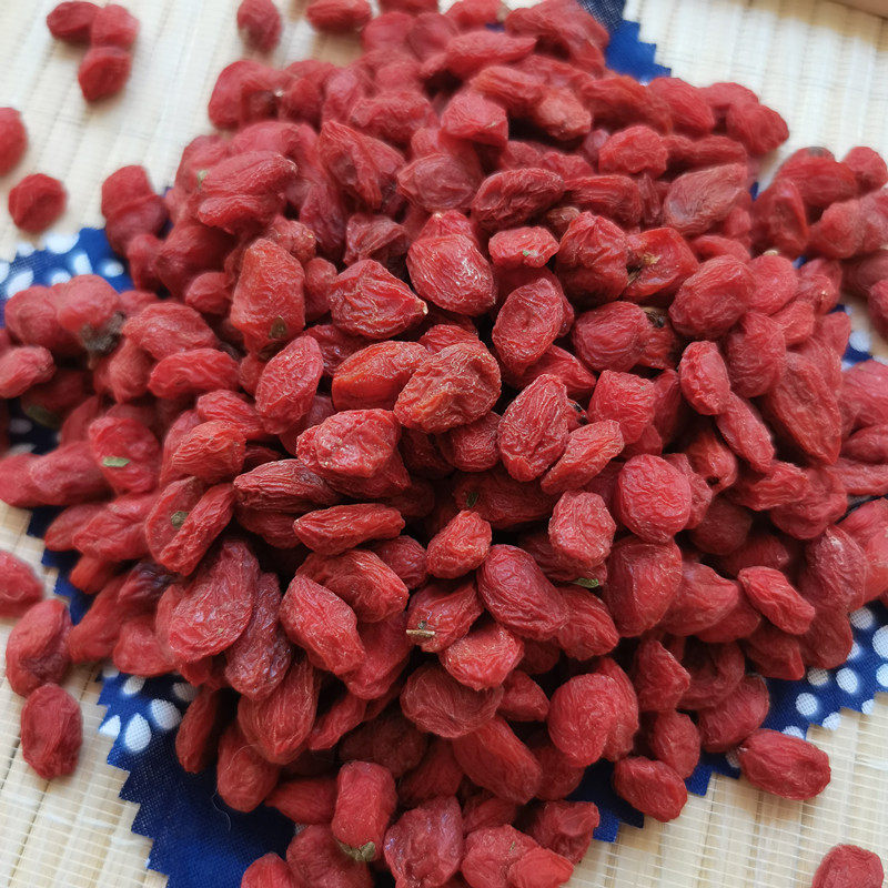 Fine Rivers Red Wolfberry Xinjiang Special Produce Dried Fruits Farmers Self-Produce New Goods Handpicked Without Processed Cooking Porridge Send parents