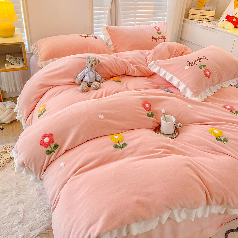 Antistatic four sets of winter thickened milk suede lace coral suede double face velvet cover warm bed linen princess wind-Taobao