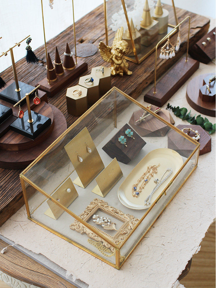 Eurostyle trapezoidal transparent glass first decorated case anti-oxidation retro ornament containing box refined wedding gift box