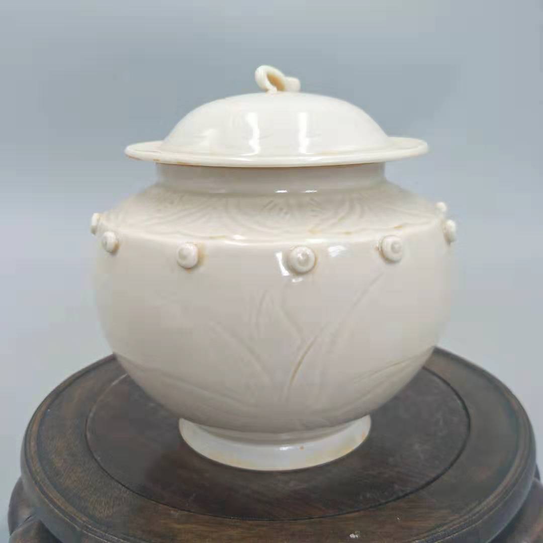 Song Dynasty Ding Kiln Shadow Green Lotus Lid Jar Antique Antique Old Goods Old Goods Collection Antique Porcelain Ancient Player Household Ornaments