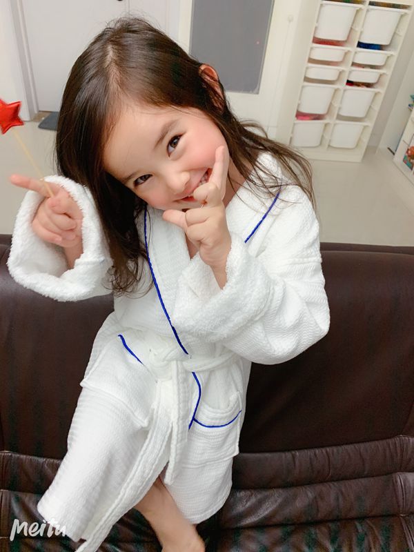 Eastern European Hotel Pure Cotton Towel Material Children Adult Bathrobe for autumn and winter with a long fur and soft water to absorb less