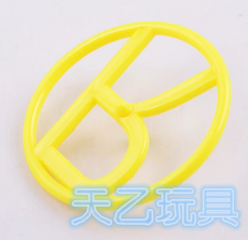 Заводская мини -тип дешевая буква формы маленькой на гироскопе yiwu Детская игрушечная вечеринка вечеринка вечеринка по подарочной вечеринке