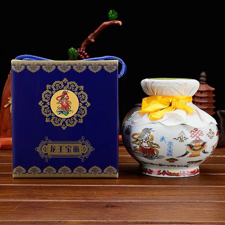 The Dragon King Aquarius of the Minzhulin Monastery in Tibet The senior monks of the temple pretend to be Tibetan Monasteries respectfully invited to tie the knot in Lhasa