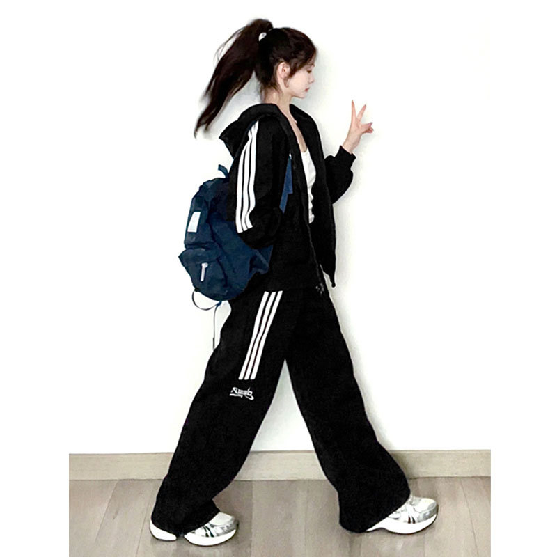 College Style Sportswear Suit for Women, Spring and Autumn Loose Slimming Hooded Sweatshirt Casual Two-Piece Running Set College Style Sportswear Suit for Women, Spring and Autumn Loose Slimming Hooded Sweatshirt Casual Two-Piece Running Set