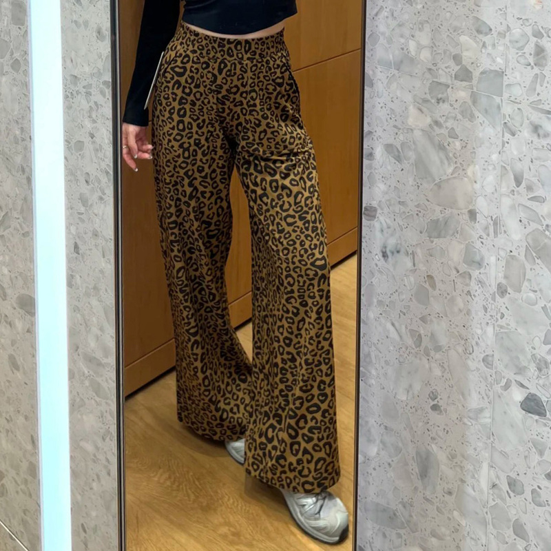 Leopard Print Swift Sports Wide-Leg Pants with Skin-Friendly Fabric, Leopard Print with Soft Focus Technique, Bold but Not Exaggerated Leopard Print Swift Sports Wide-Leg Pants with Skin-Friendly Fabric, Leopard Print with Soft Focus Technique, Bold but Not Exaggerated
