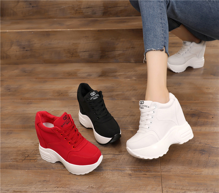 Mùa thu mới cực cao với giày vải 10CM Nêm nữ tăng bên trong đôi giày nhỏ màu trắng dây giày thoáng khí - Plimsolls giày bitis nữ