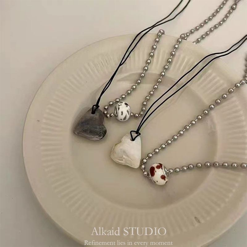 Design sense niche smart love ball chain titanium steel necklace retro forest cool cool set clavicle chain