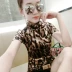 Châu Âu ga xuân hè mới gợi cảm cao cổ áo ngắn tay áo thun nữ da báo vàng nhung đáy áo áo phông dài tay Áo phông