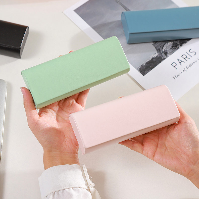 Fresh and Cute Glasses Case for Male and Female Students, Simple Magnetic Suction ins Portable Anti-Fall Summer Sunglasses and Glasses Storage Box