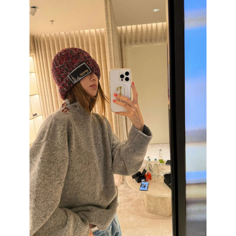 Pd's Greatest Work, Jing Boran Luke, Unisex Floral Shoulder Button Sweater, Soft and Cozy Knit Top 0367